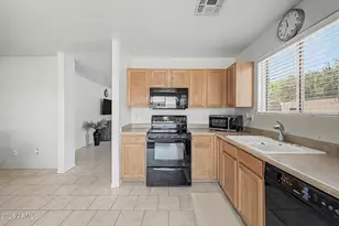3422 W Glass Ln, Phoenix, AZ 85041 - Photo 11
