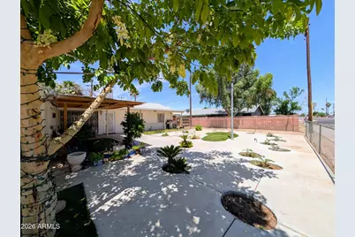 7364 N 39th Avenue, Phoenix, AZ 85051 - Photo 5