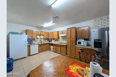 7364 N 39th Avenue, Phoenix, AZ 85051 - Photo 19