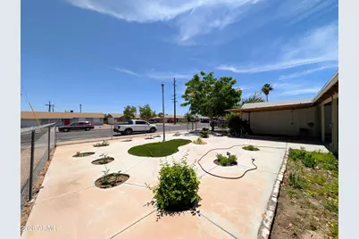7364 N 39th Avenue, Phoenix, AZ 85051 - Photo 7