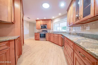 10709 W Wheatridge Drive, Sun City, AZ 85373 - Photo 11