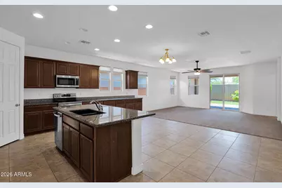 10631 E Wavelength Avenue, Mesa, AZ 85212 - Photo 5
