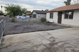 1929 N 69th Dr, Phoenix, AZ 85035 - Photo 7