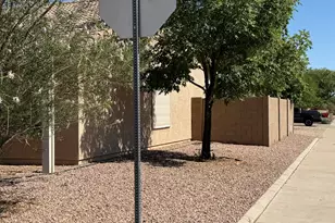 10781 W Robin Ln W, Peoria, AZ 85373 - Photo 17