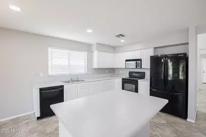 2913 W Fremont Road, Phoenix, AZ 85041 - Photo 11