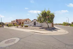 2021 E Indigo Dr, Chandler, AZ 85286 - Photo 7