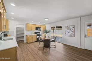 266 W Jasmine St, Mesa, AZ 85201 - Photo 9