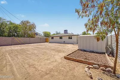 6414 W Mitchell Drive, Phoenix, AZ 85033 - Photo 19