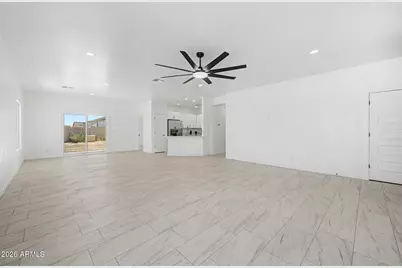 10094 W Mission Drive, Arizona City, AZ 85123 - Photo 7