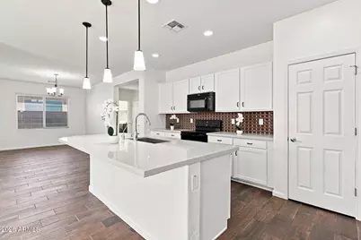 12214 W Briles Road W, Peoria, AZ 85383 - Photo 3