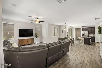 2022 W Desert Hollow Drive, Phoenix, AZ 85085 - Photo 3