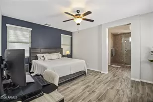 2022 W Desert Hollow Dr, Phoenix, AZ 85085 - Photo 9