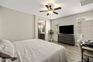 2022 W Desert Hollow Dr, Phoenix, AZ 85085 - Photo 11
