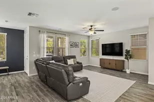 2022 W Desert Hollow Dr, Phoenix, AZ 85085 - Photo 5