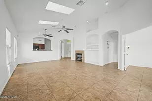 1914 N 109th Dr, Avondale, AZ 85392 - Photo 9