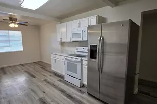 3024 N 37th Dr, Phoenix, AZ 85019 - Photo 13