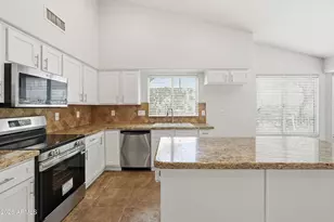 908 E Verbena Dr, Phoenix, AZ 85048 - Photo 7