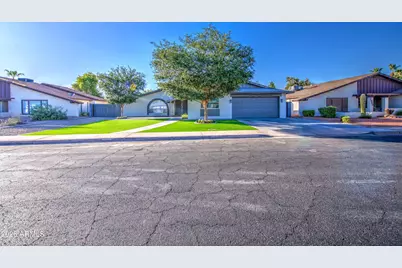 1704 W Kiowa Avenue, Mesa, AZ 85202 - Photo 41