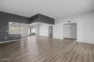 10706 W Pinion Ln, Sun City, AZ 85373 - Photo 5