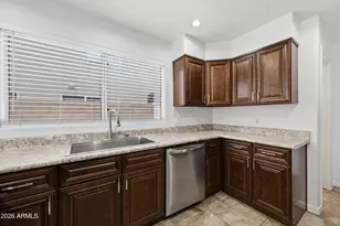 3906 E Kimberly Way, Phoenix, AZ 85050 - Photo 5