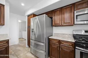 3906 E Kimberly Way, Phoenix, AZ 85050 - Photo 7
