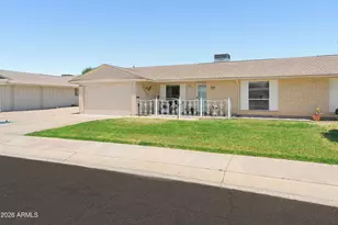 10612 W El Capitan Cir, Sun City, AZ 85351 - Photo 5