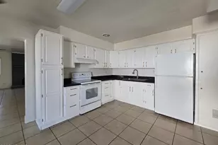 6917 W Highland Ave, Phoenix, AZ 85033 - Photo 5