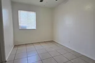 6917 W Highland Ave, Phoenix, AZ 85033 - Photo 15