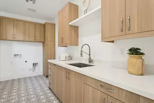 6330 N 10th Dr, Phoenix, AZ 85013 - Photo 33