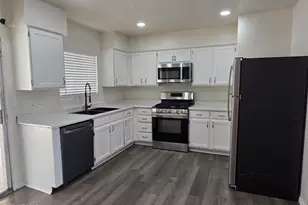 517 W Grove St, Phoenix, AZ 85041 - Photo 3