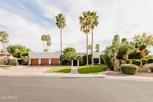 10011 E Windrose Dr, Scottsdale, AZ 85260 - Photo 39