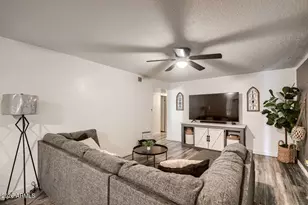 5047 N 39th Dr, Phoenix, AZ 85019 - Photo 9