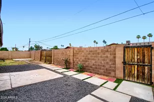 5047 N 39th Dr, Phoenix, AZ 85019 - Photo 33
