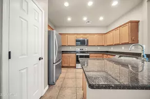 39517 N Hillerman Way, Phoenix, AZ 85086 - Photo 19