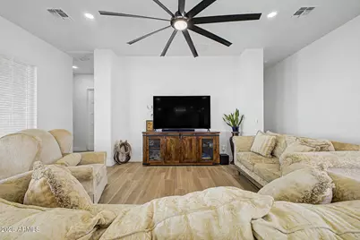 849 N Shannon Place, Casa Grande, AZ 85193 - Photo 7