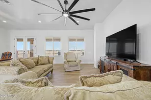 849 N Shannon Pl, Casa Grande, AZ 85193 - Photo 5