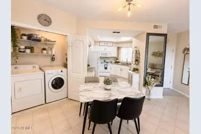 9151 W Greenway Road #259, Peoria, AZ 85381 - Photo 3