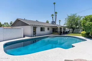 3252 E Glenrosa Ave, Phoenix, AZ 85018 - Photo 13