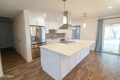 8608 E Highland Avenue, Scottsdale, AZ 85251 - Photo 5