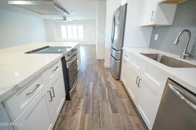 8608 E Highland Avenue, Scottsdale, AZ 85251 - Photo 7
