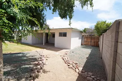 8608 E Highland Avenue, Scottsdale, AZ 85251 - Photo 15