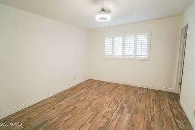 8608 E Highland Avenue, Scottsdale, AZ 85251 - Photo 13