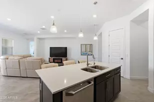 2522 E Pleasant Ln, Phoenix, AZ 85042 - Photo 11