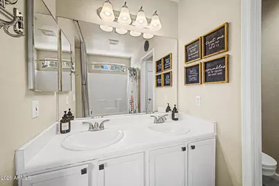 1352 S Portland Avenue, Gilbert, AZ 85296 - Photo 17