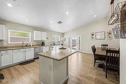1352 S Portland Avenue, Gilbert, AZ 85296 - Photo 9