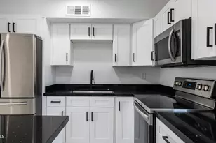 18218 N 33rd Dr, Phoenix, AZ 85053 - Photo 5