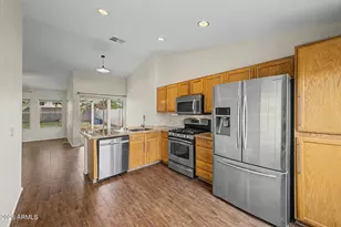 1014 W Leah Ln, Gilbert, AZ 85233 - Photo 3