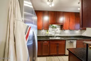 1261 E Maryland Ave, Phoenix, AZ 85014 - Photo 11