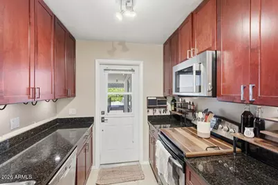 1261 E Maryland Avenue #B, Phoenix, AZ 85014 - Photo 13
