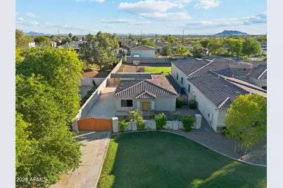 11407 E Bellflower Court, Chandler, AZ 85249 - Photo 3